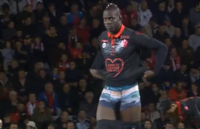 西甲战报：巴雷内切亚半场吊射建功，皇家社会3-1十人奥萨苏纳（西甲简报：巴雷内切亚半场挑射破门，皇家社会3-1力克十人奥萨苏纳）