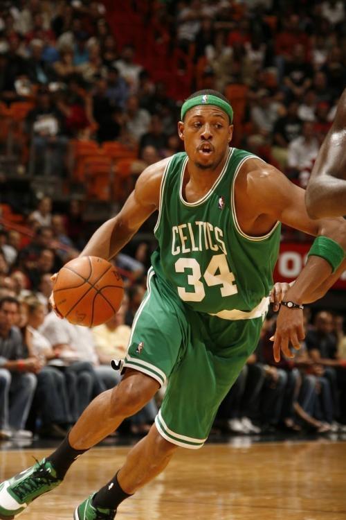 40岁后单场25+5+5场次詹姆斯达16次，历史断档第一（詹姆斯40岁后已16次砍下25+5+5，历史断档第一）