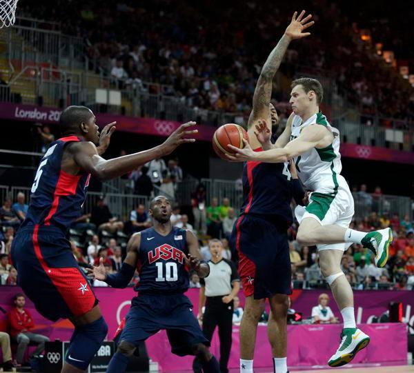 阿莱格里：普利希奇很难赶上比赛；并不是我在改造莱奥（阿莱格里：普利希奇恐无缘本场；莱奥不是我改造的）