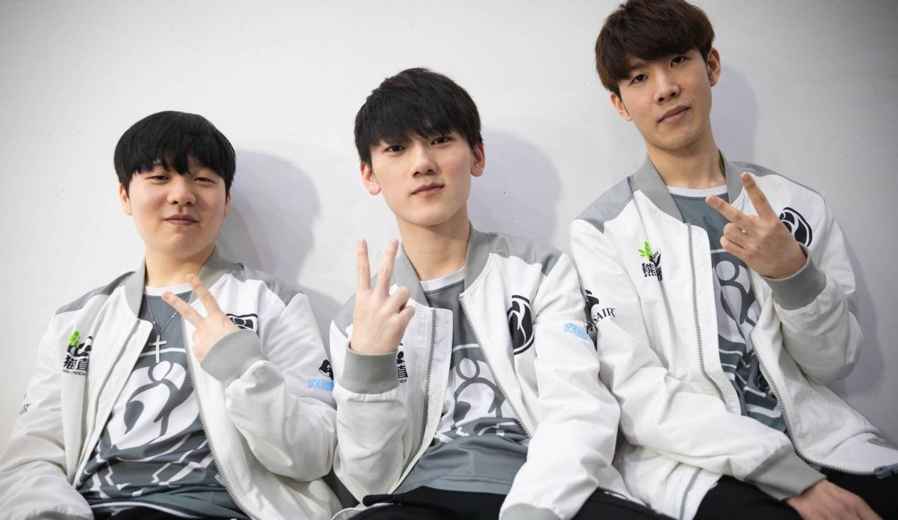 也表明了女 也表明了女